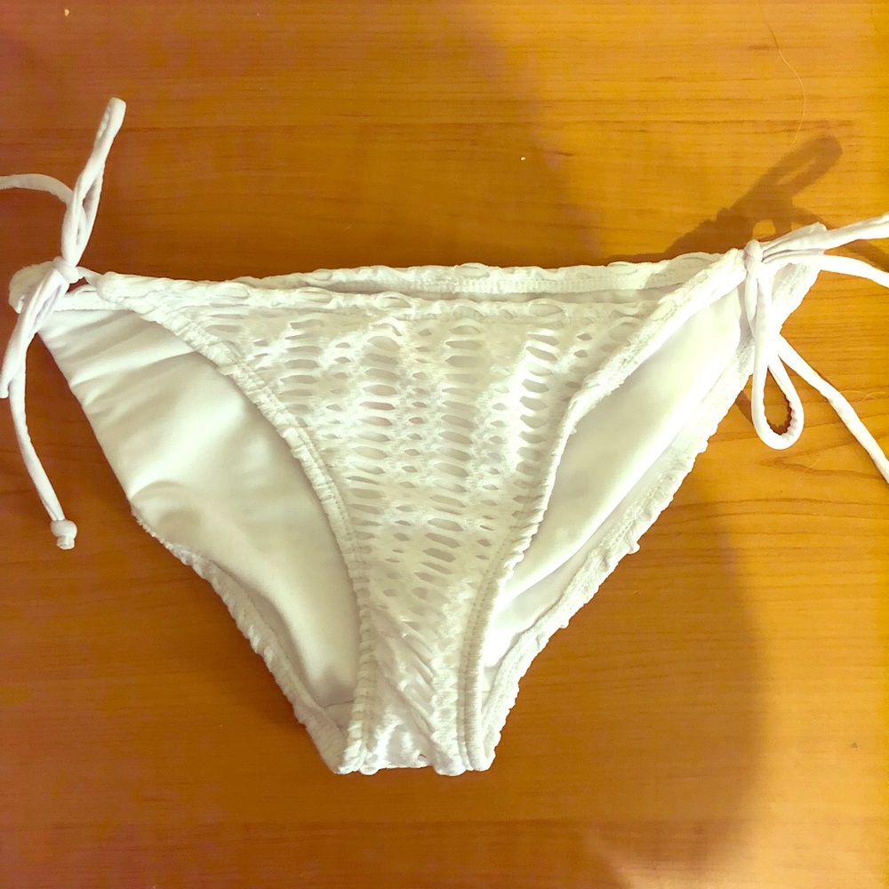 💜 4 for $12! 💜 NWOT Tags White Bikini Bottom